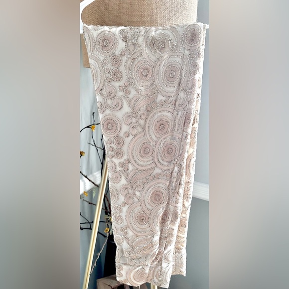 Beautifull cape and pants in dull gold color! - Picture 9 of 9